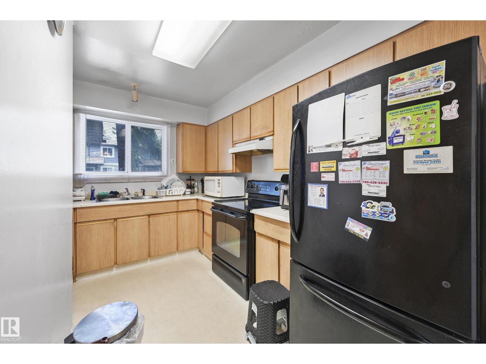 Photo 4 of 4 7604 29 Av Nw, Edmonton AB