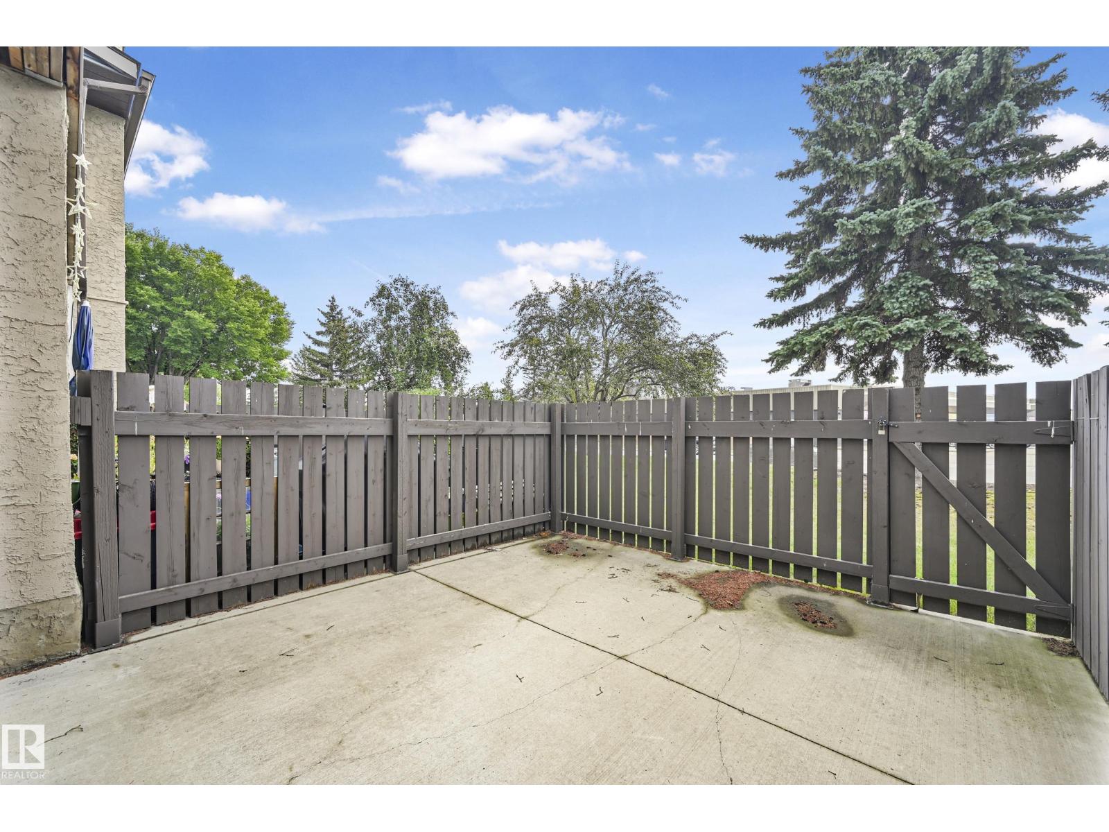 Photo 24 of 4 7604 29 Av Nw, Edmonton AB