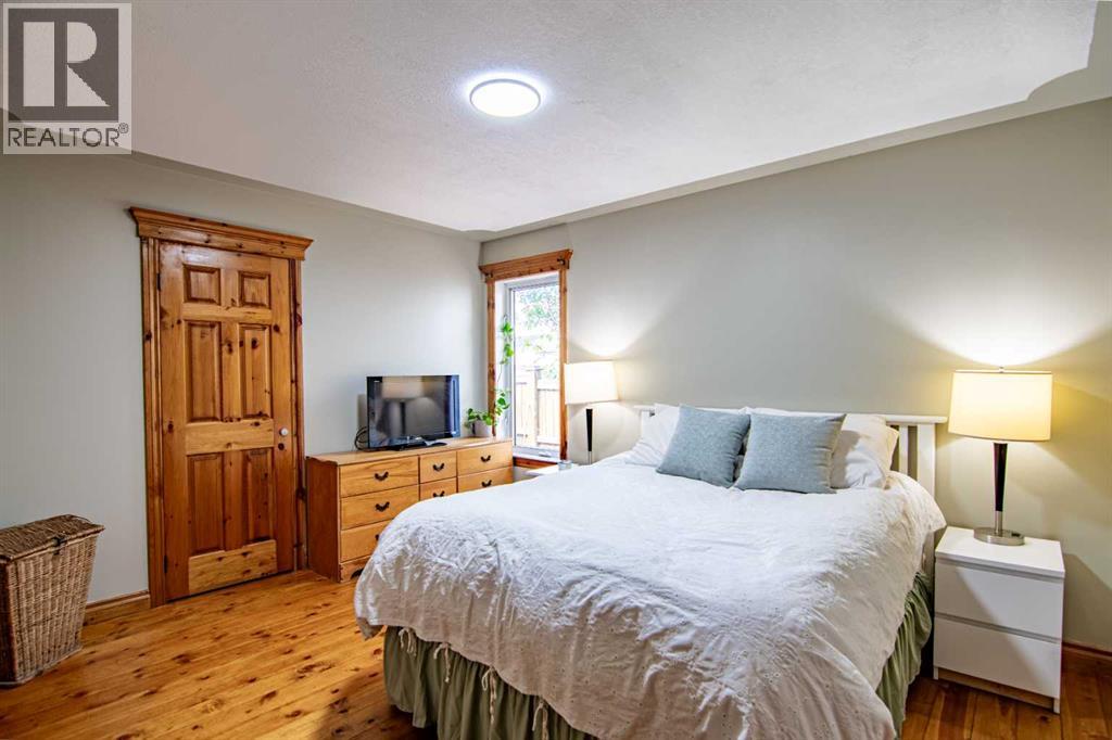 Photo 21 of 1 Fern Glade Crescent, Sylvan Lake AB