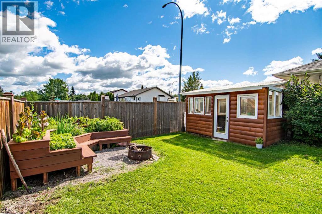 Photo 38 of 1 Fern Glade Crescent, Sylvan Lake AB