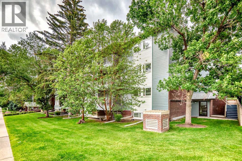 Single Family House for Sale in    Avenue SW Windsor Park Calgary 