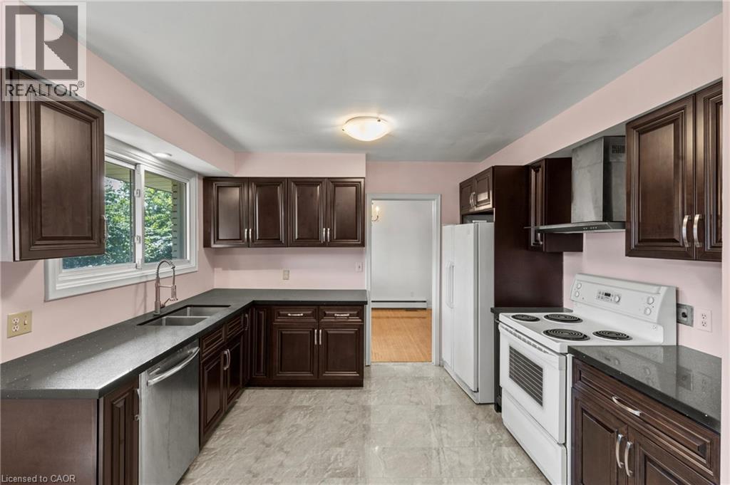 Photo 10 of 3050 Woodward Avenue, Burlington ON