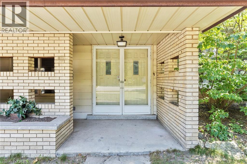 Photo 4 of 3050 Woodward Avenue, Burlington ON