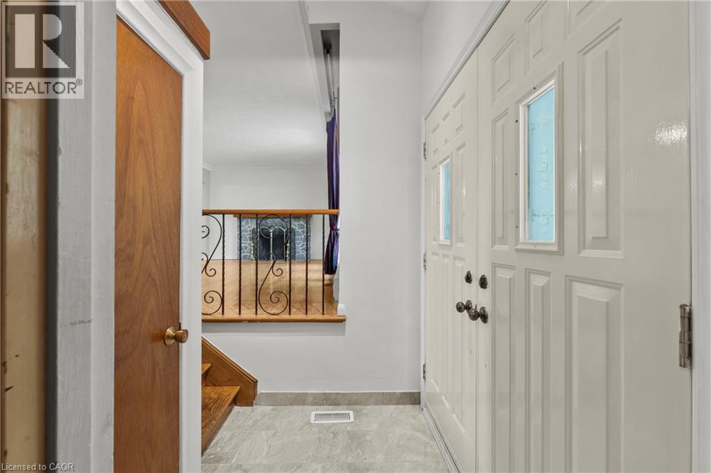 Photo 5 of 3050 Woodward Avenue, Burlington ON