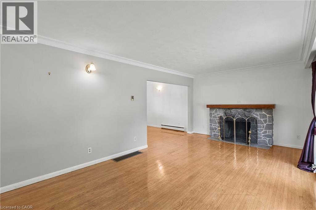 Photo 8 of 3050 Woodward Avenue, Burlington ON