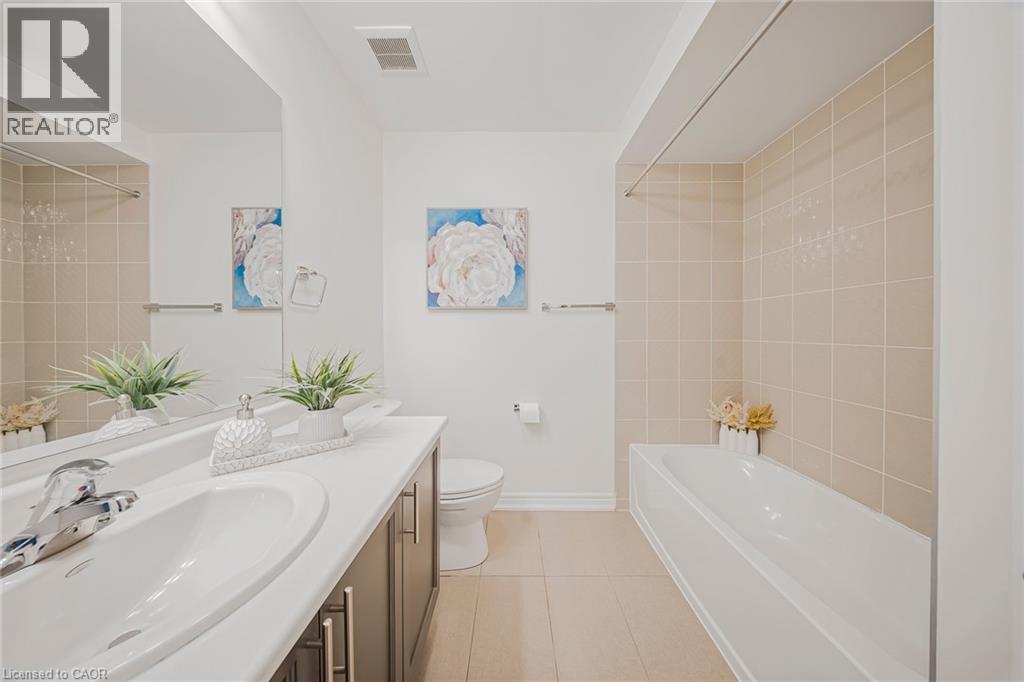 Photo 31 of 168 Beckview Drive, Kitchener ON