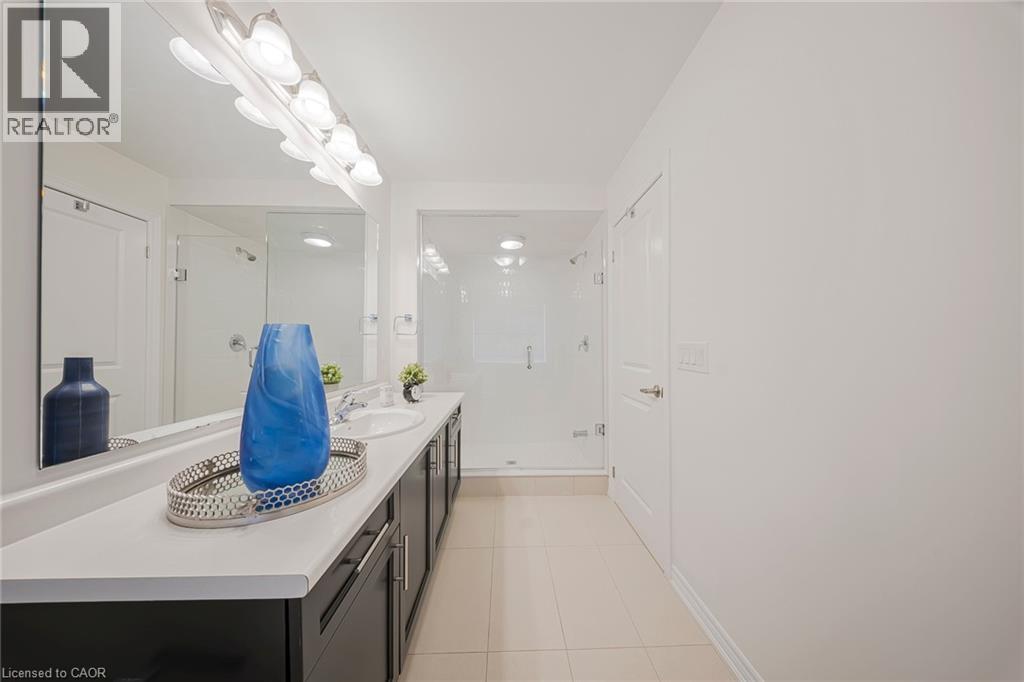 Photo 37 of 168 Beckview Drive, Kitchener ON
