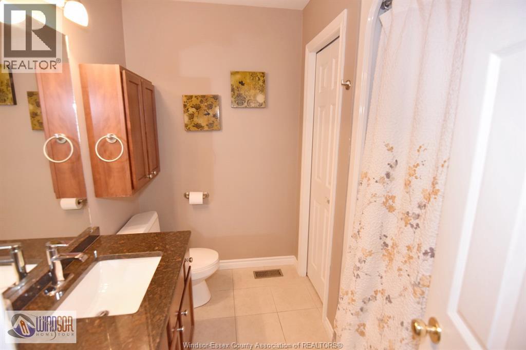 Photo 29 of 2271 Lamont Street, Windsor ON