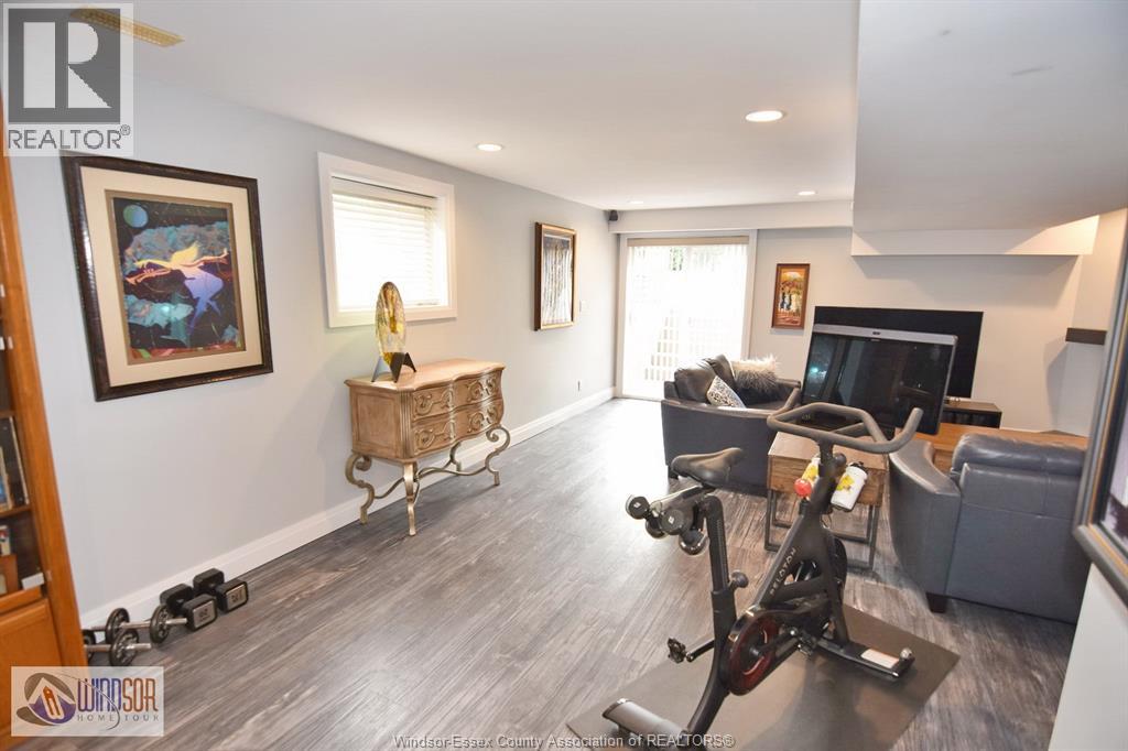 Photo 1 of 2271 Lamont Street, Windsor ON