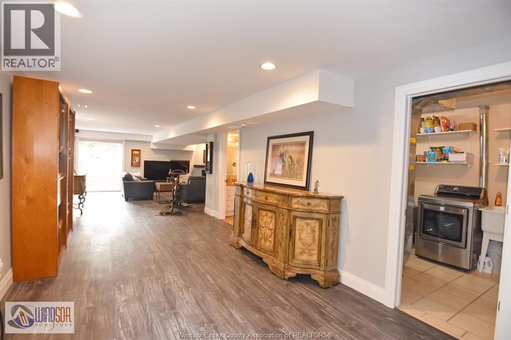 Photo 8 of 2271 Lamont Street, Windsor ON