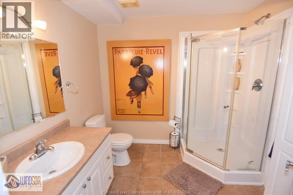 Photo 5 of 2271 Lamont Street, Windsor ON