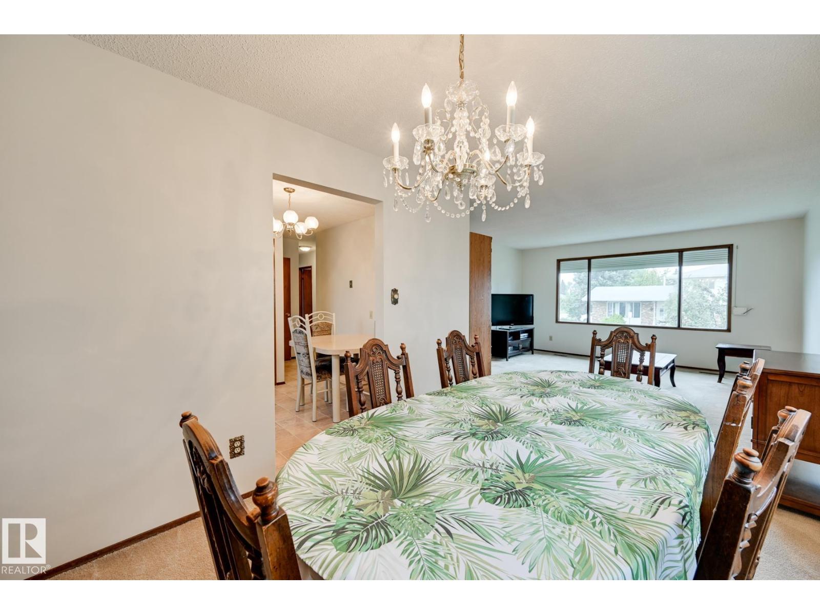 Photo 6 of 9504 143 Av Nw, Edmonton AB