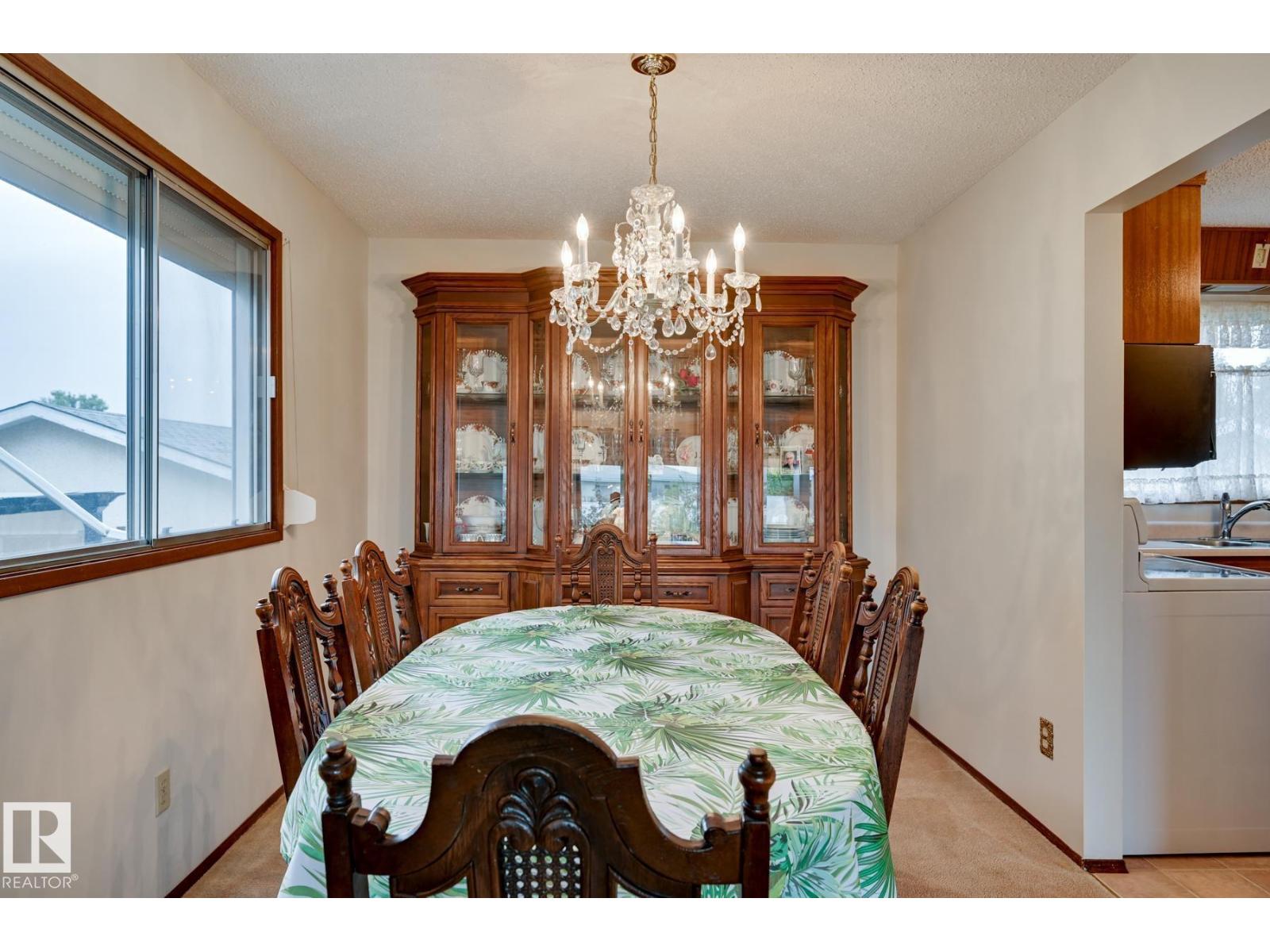 Photo 5 of 9504 143 Av Nw, Edmonton AB
