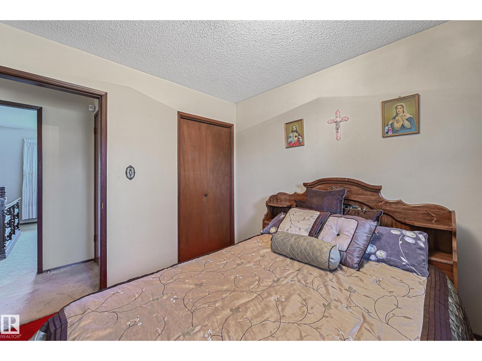 Photo 20 of 9504 143 Av Nw, Edmonton AB