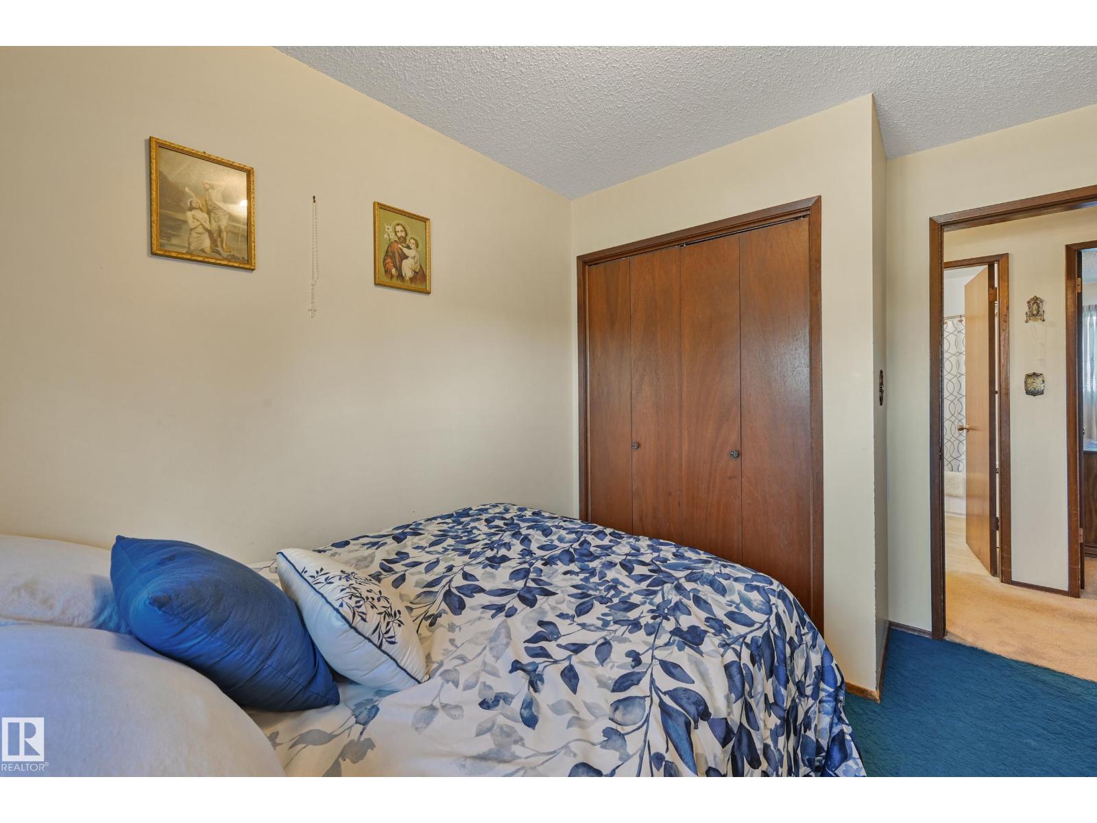 Photo 15 of 9504 143 Av Nw, Edmonton AB