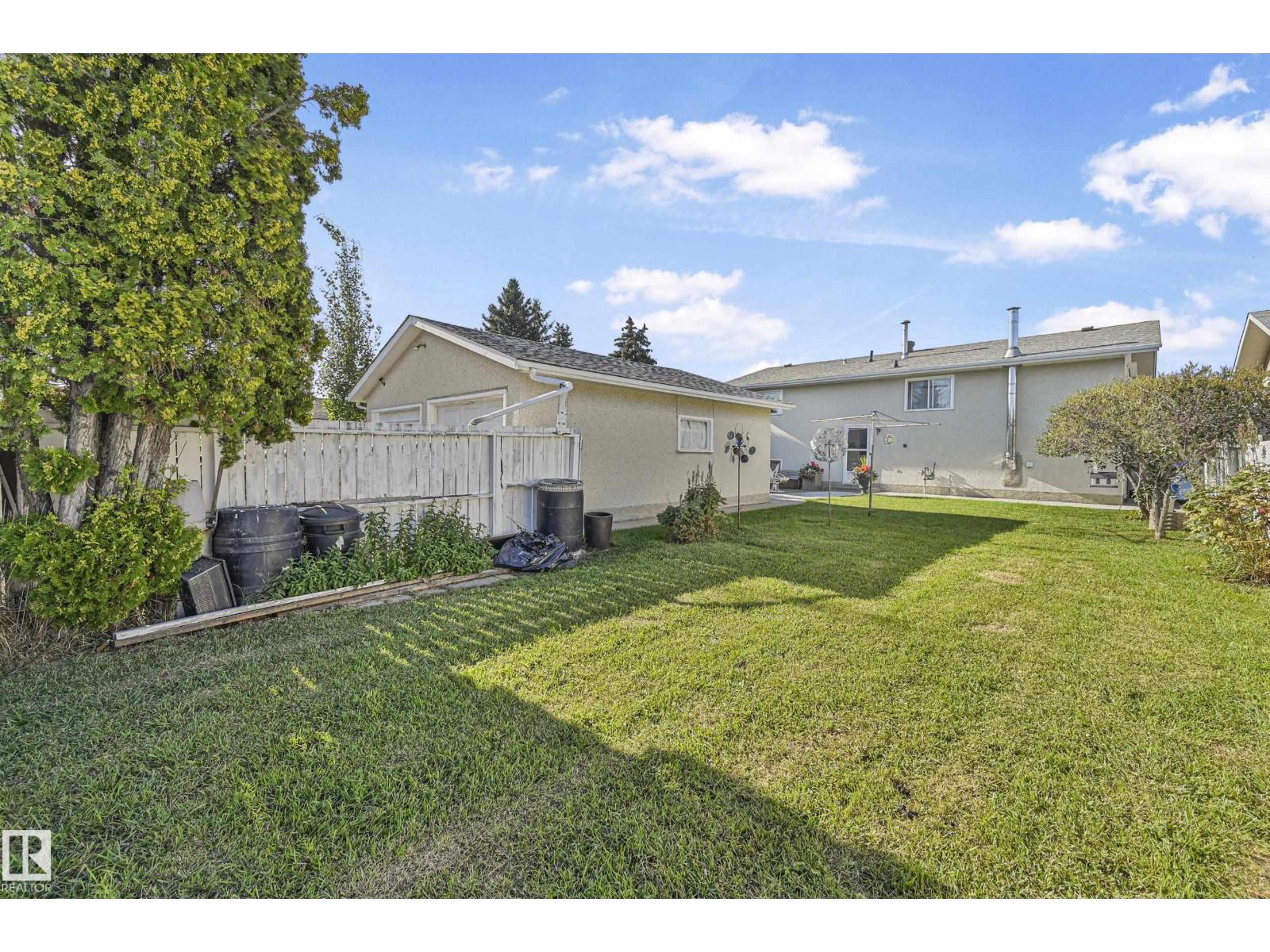 Photo 34 of 9504 143 Av Nw, Edmonton AB