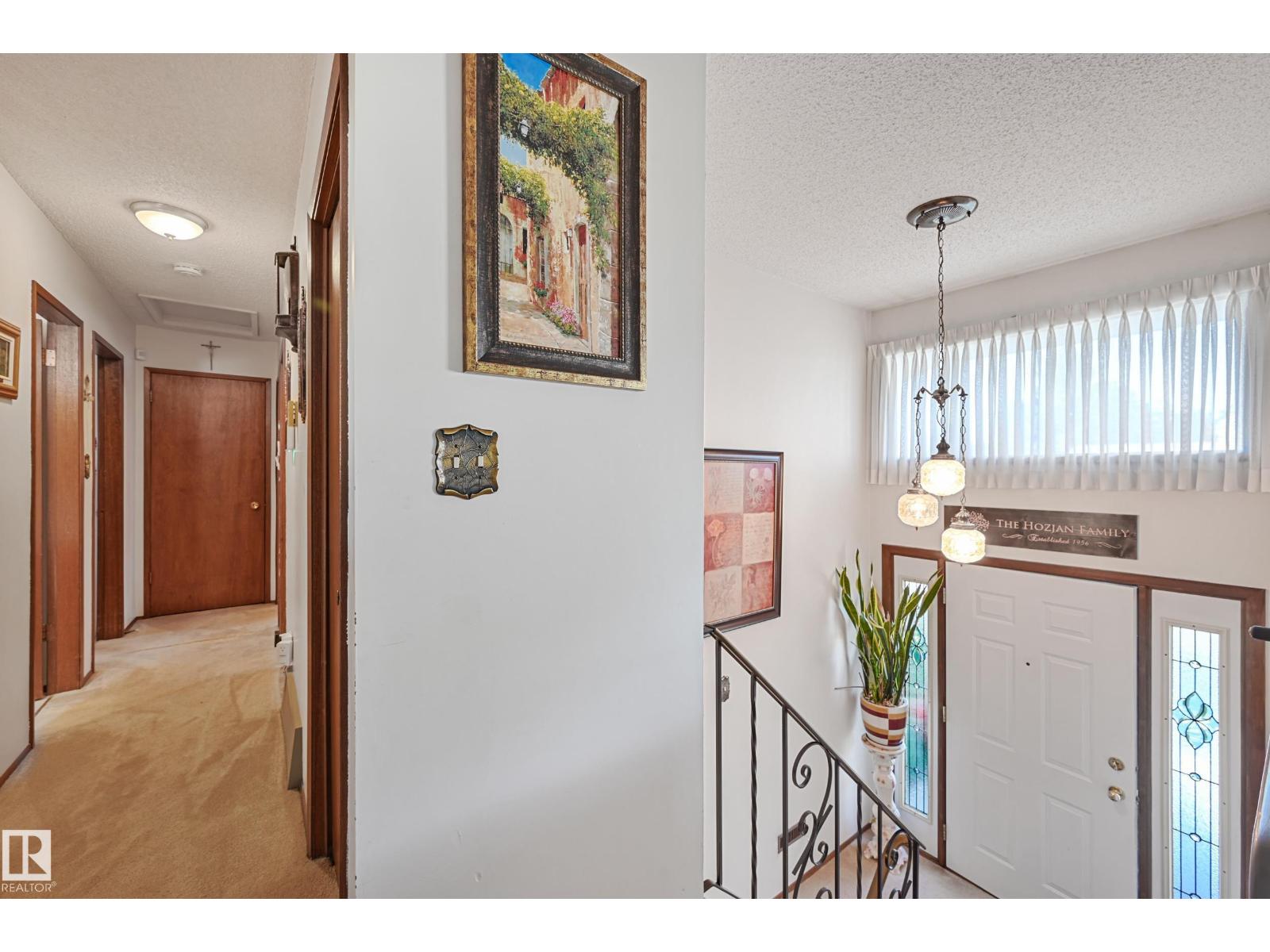 Photo 11 of 9504 143 Av Nw, Edmonton AB