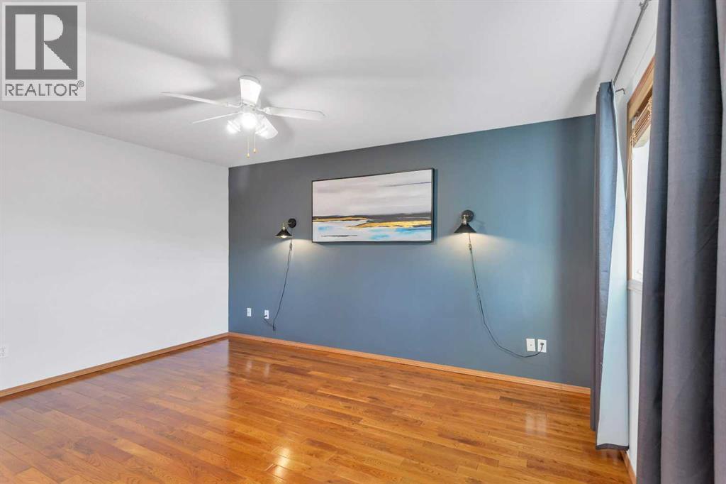 Single Family House Bi-level for Sale in  Lexington Close Lincoln Park Lacombe 