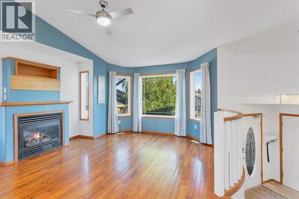 Single Family House Bi-level for Sale in  Lexington Close Lincoln Park Lacombe 