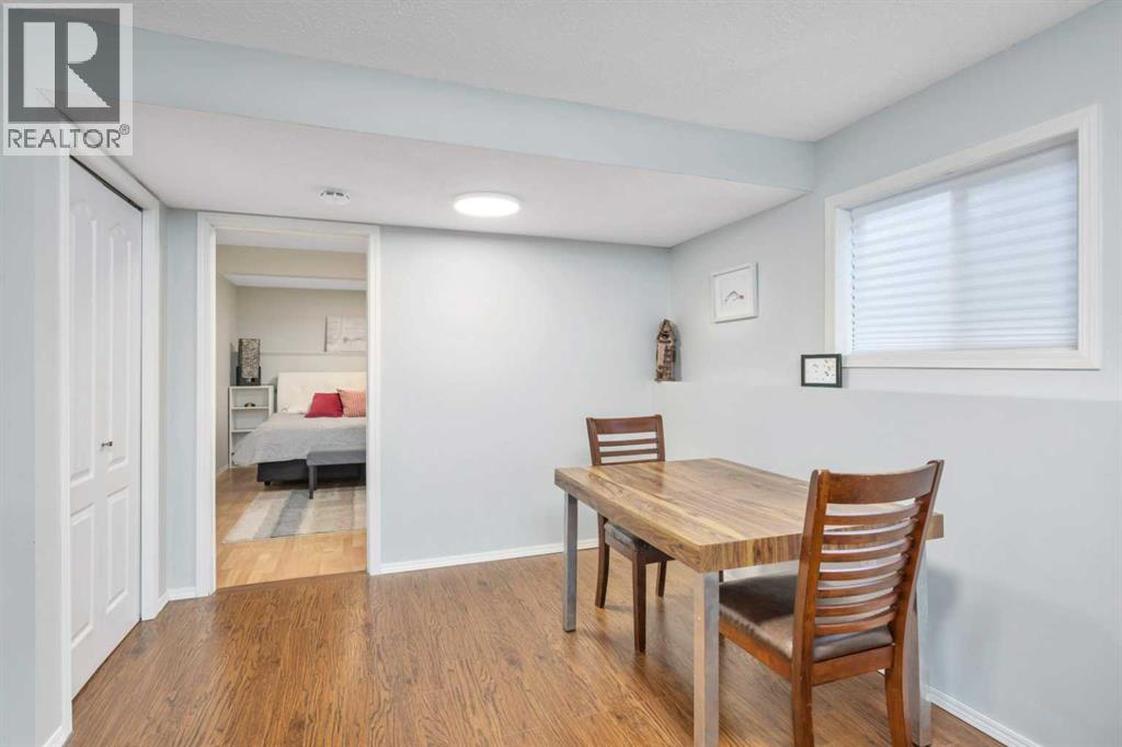 Single Family House Bi-level for Sale in  Lexington Close Lincoln Park Lacombe 