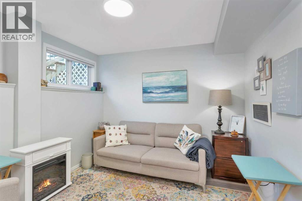 Single Family House Bi-level for Sale in  Lexington Close Lincoln Park Lacombe 