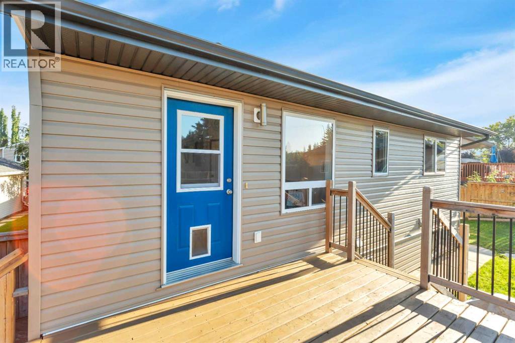 Single Family House Bi-level for Sale in  Lexington Close Lincoln Park Lacombe 
