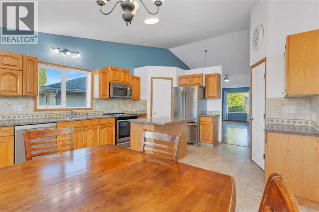 Single Family House Bi-level for Sale in  Lexington Close Lincoln Park Lacombe 