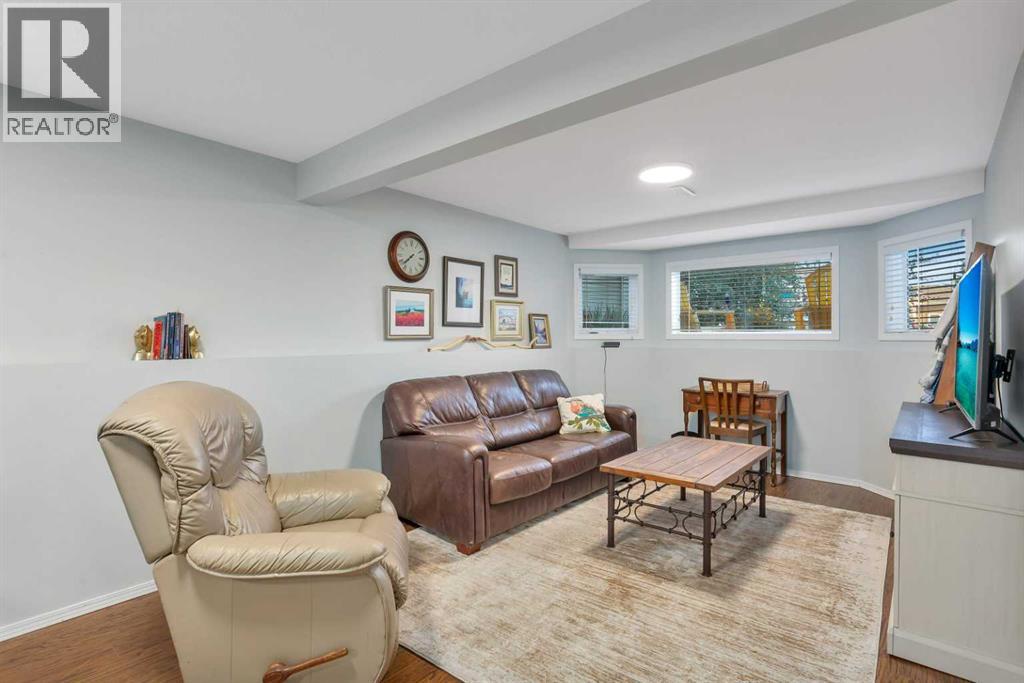 Single Family House Bi-level for Sale in  Lexington Close Lincoln Park Lacombe 