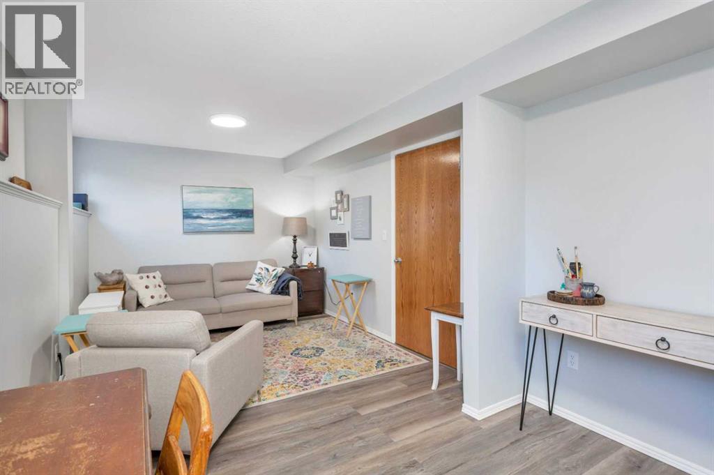 Single Family House Bi-level for Sale in  Lexington Close Lincoln Park Lacombe 