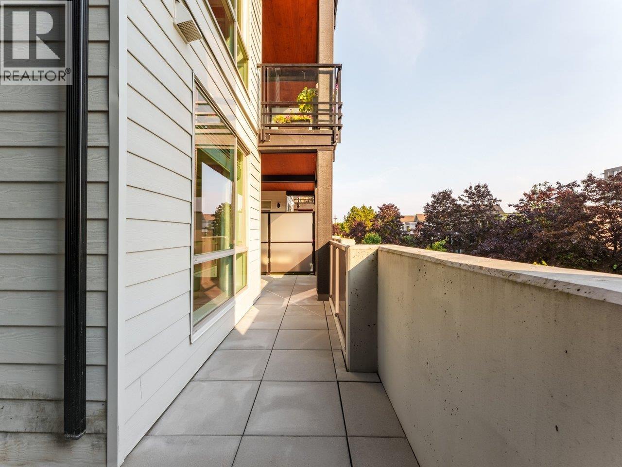 Photo 32 of 202 128 E 8th Street, North Vancouver BC