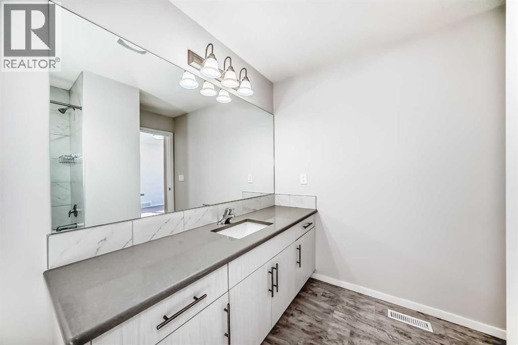 Photo 22 of 145 Yorkville Boulevard Sw, Calgary AB