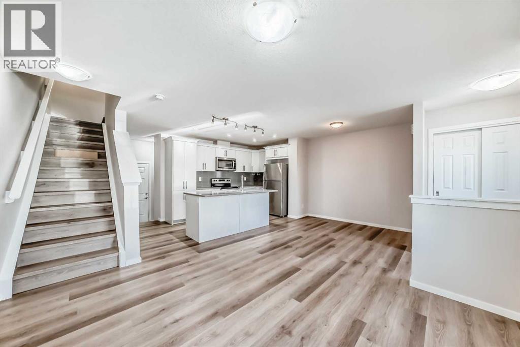 Photo 14 of 145 Yorkville Boulevard Sw, Calgary AB
