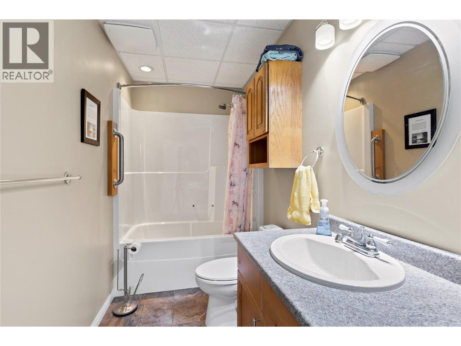 8738 Squilax Anglemont Road, St. Ives