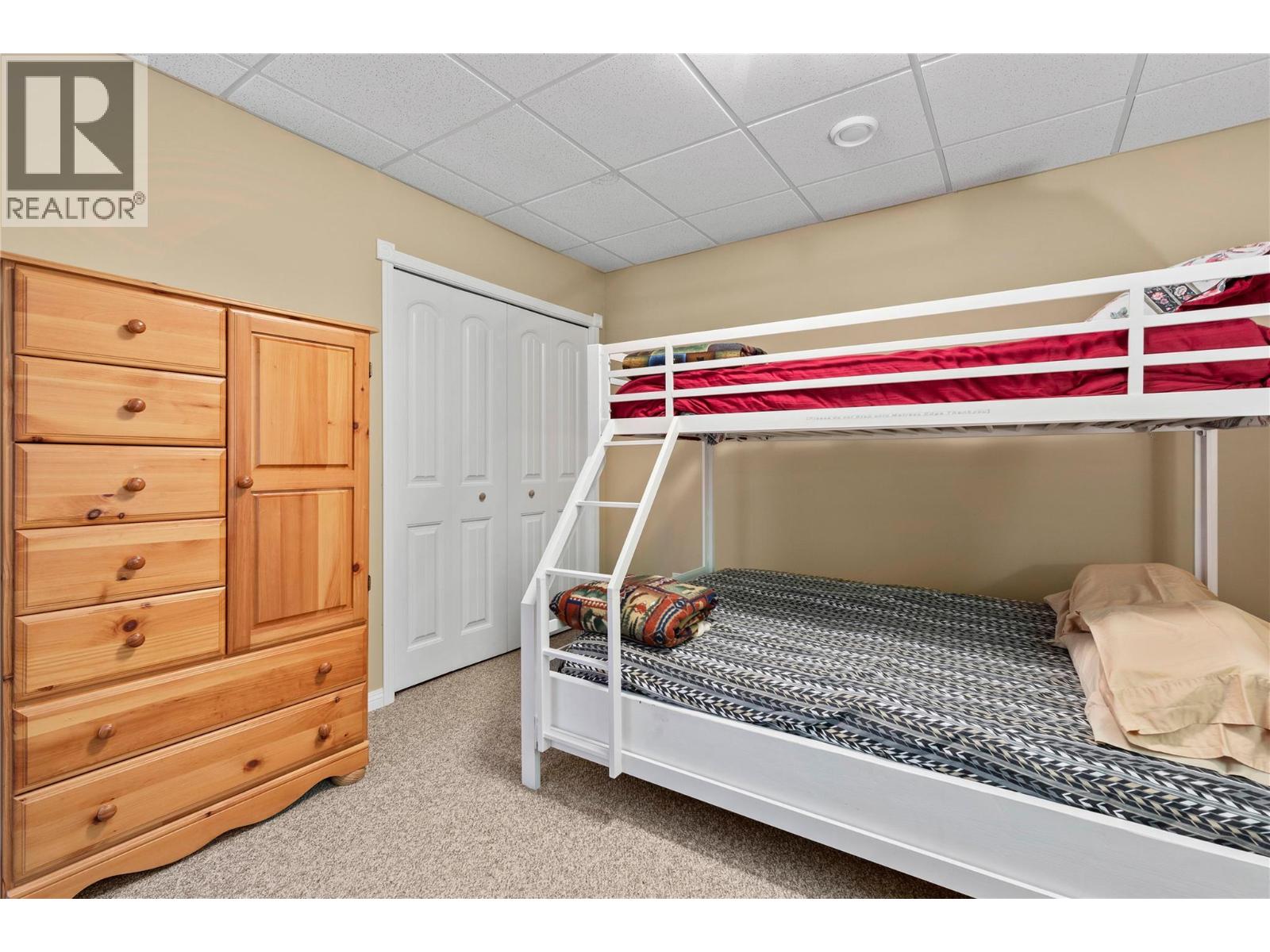8738 Squilax Anglemont Road, St. Ives