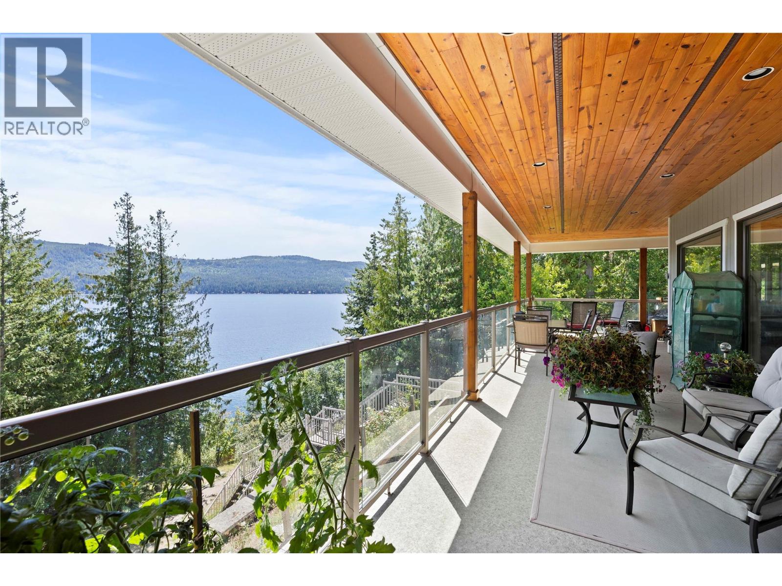 8738 Squilax Anglemont Road, St. Ives