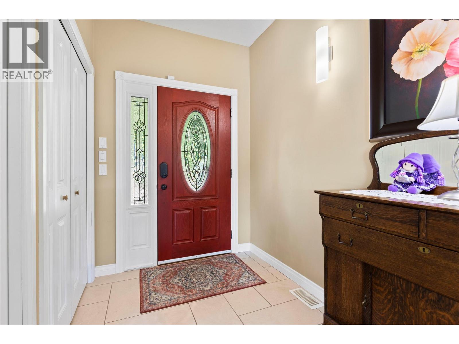 8738 Squilax Anglemont Road, St. Ives