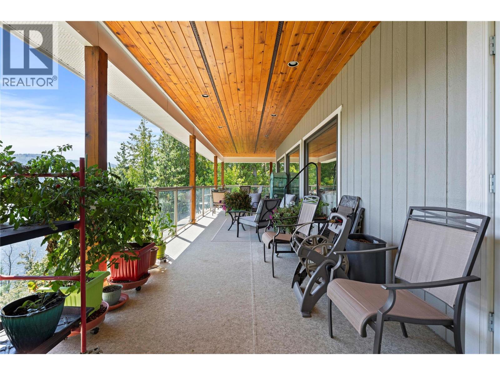8738 Squilax Anglemont Road, St. Ives
