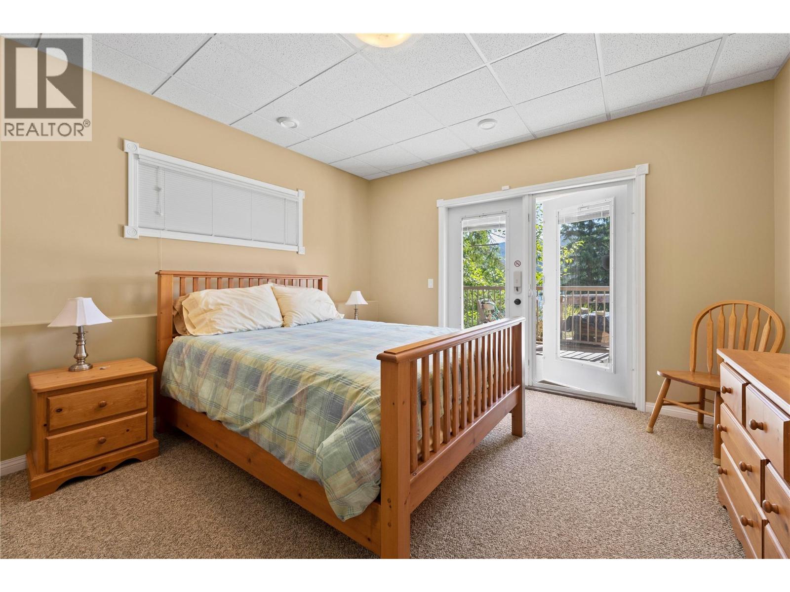 8738 Squilax Anglemont Road, St. Ives