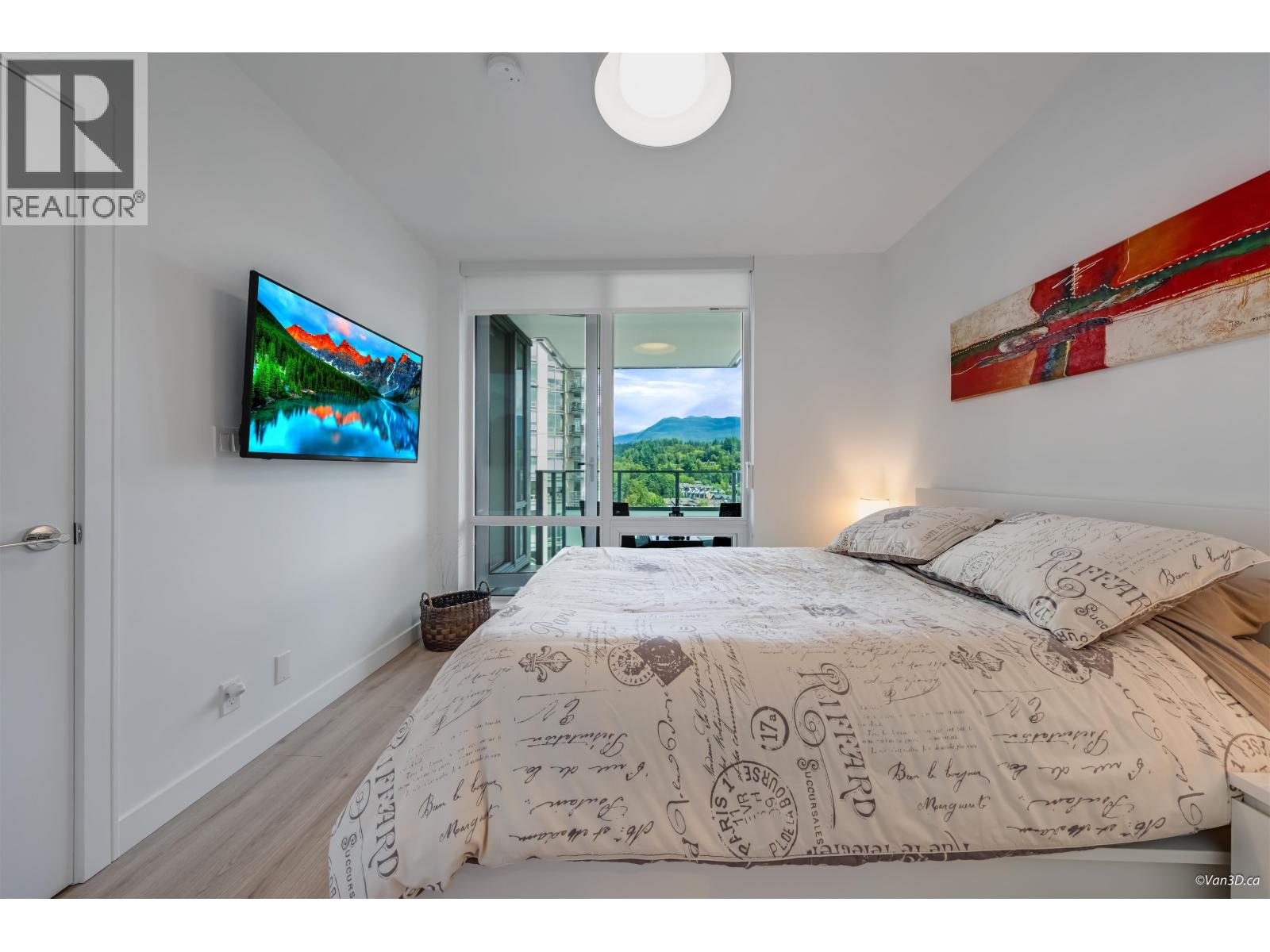 Photo 10 of 1102 1500 Fern Street, North Vancouver BC