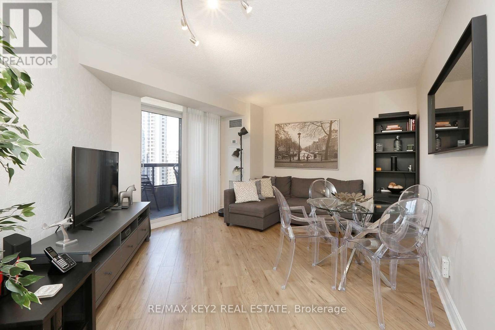 Photo 11 of 1329 15 Northtown Way, Toronto ON