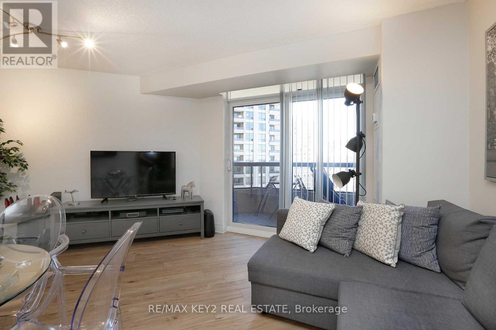 Photo 14 of 1329 15 Northtown Way, Toronto ON