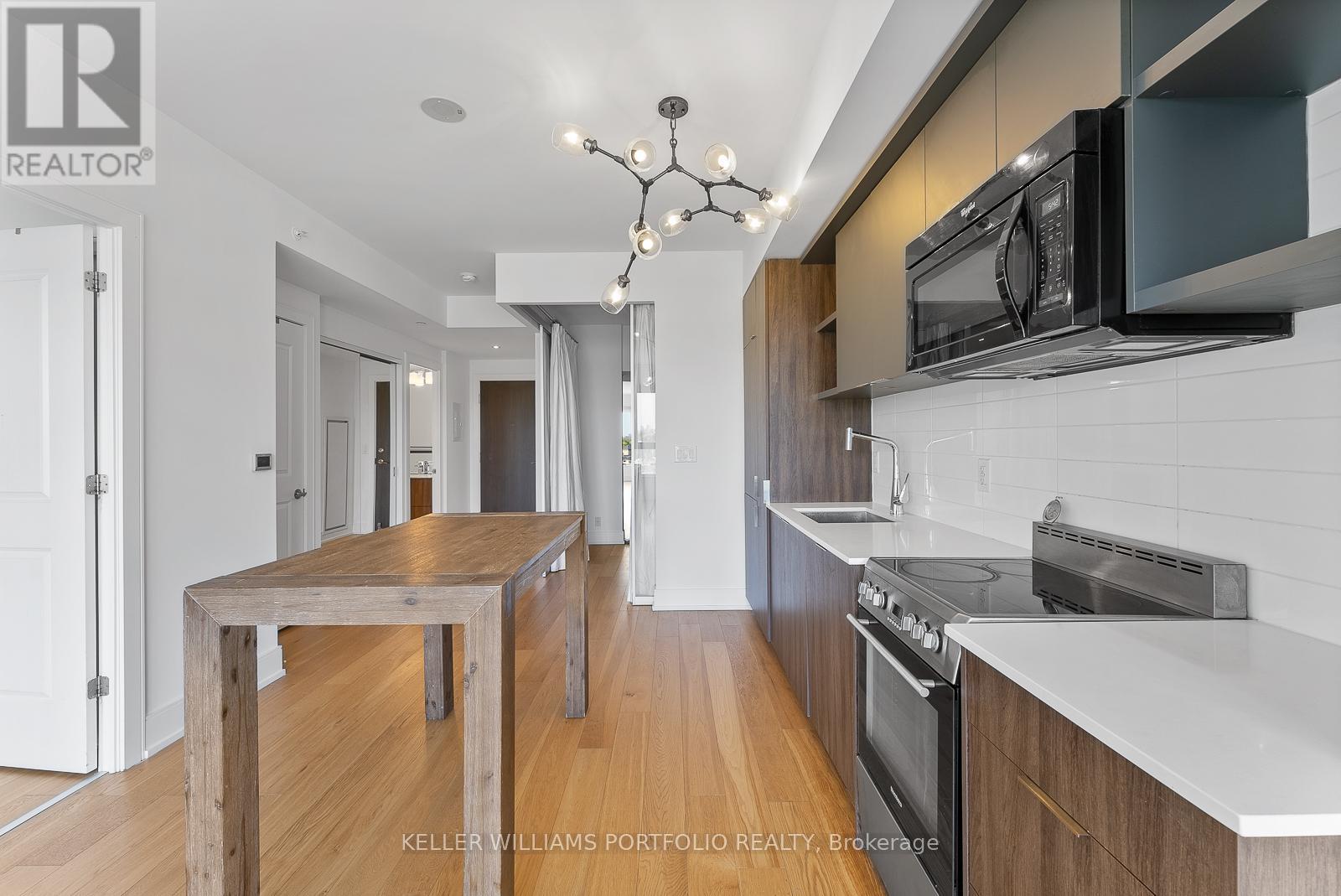 Photo 11 of 310 6 Parkwood Avenue, Toronto ON