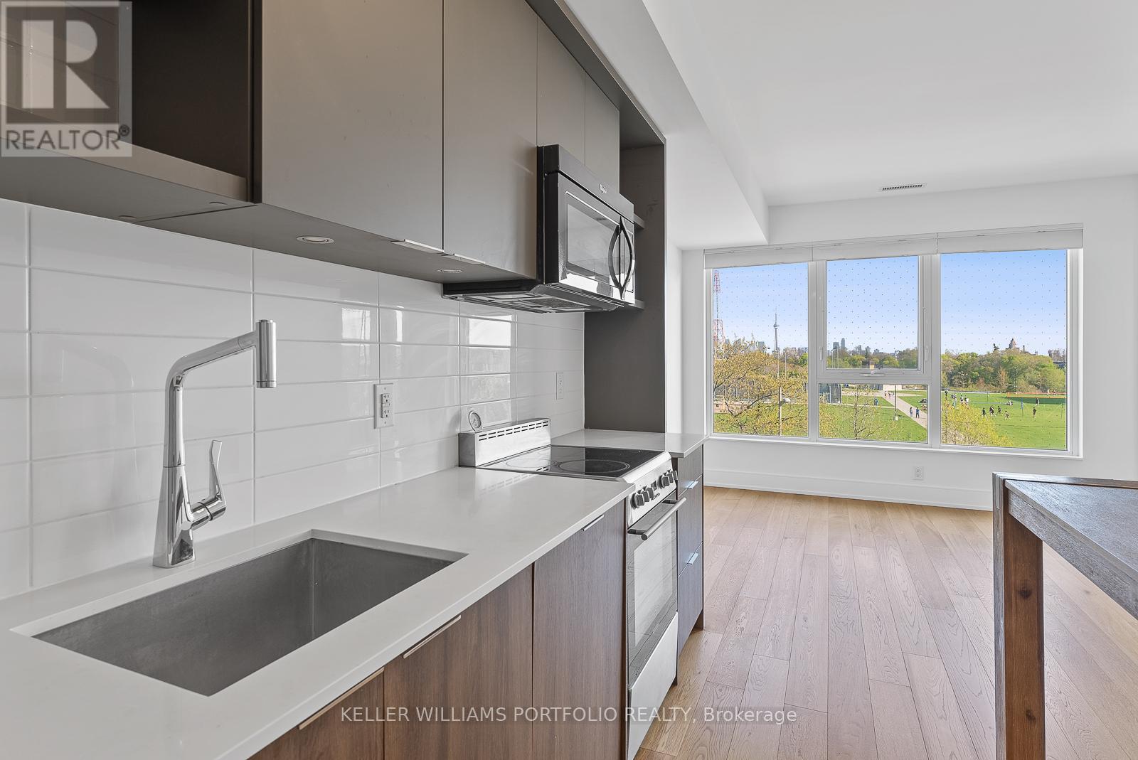 Photo 12 of 310 6 Parkwood Avenue, Toronto ON