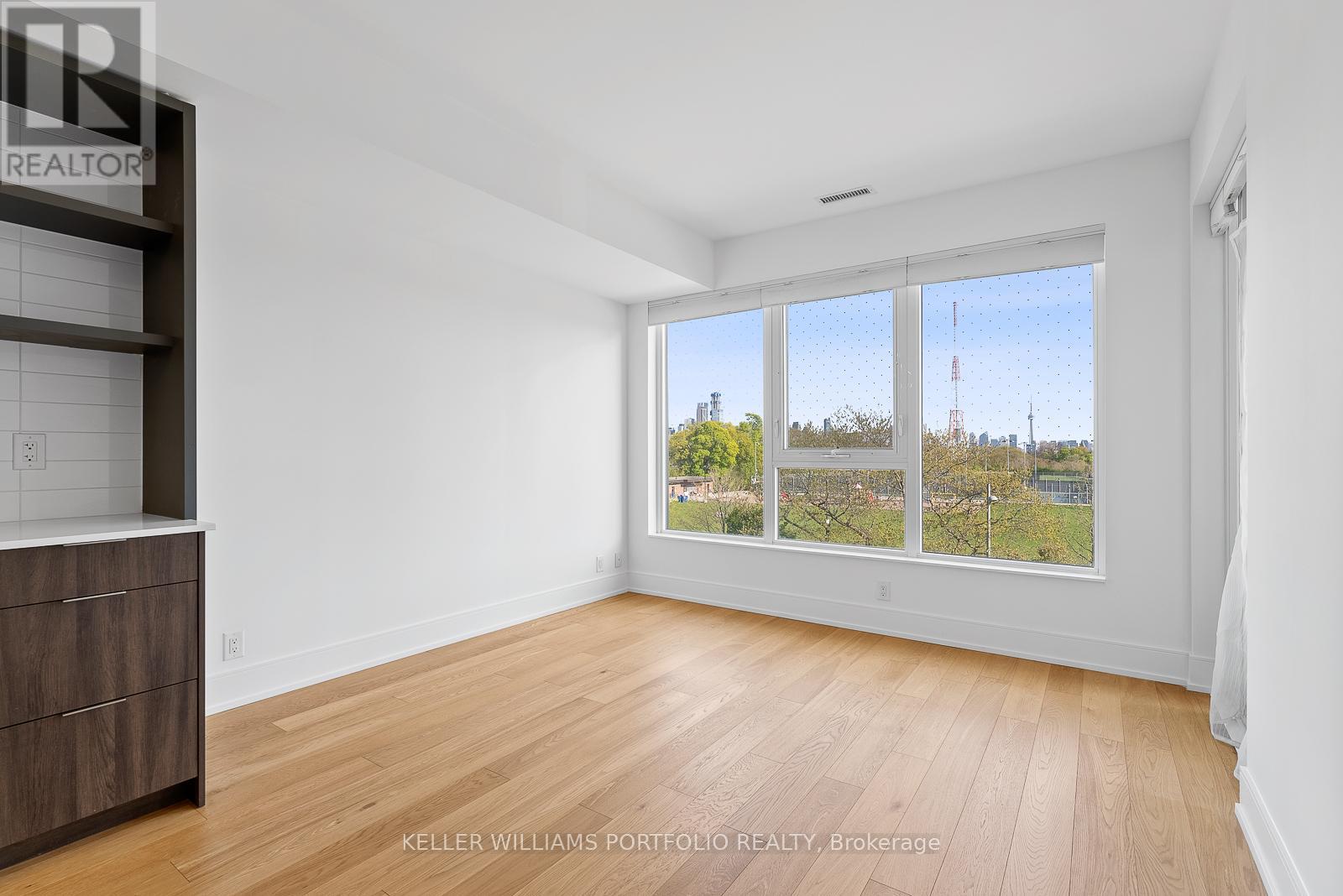 Photo 14 of 310 6 Parkwood Avenue, Toronto ON