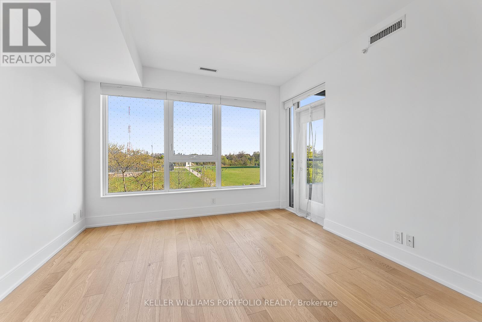 Photo 15 of 310 6 Parkwood Avenue, Toronto ON