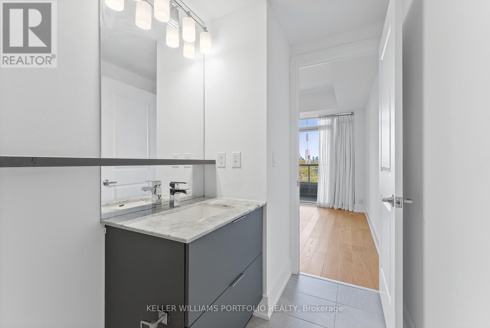 Photo 24 of 310 6 Parkwood Avenue, Toronto ON