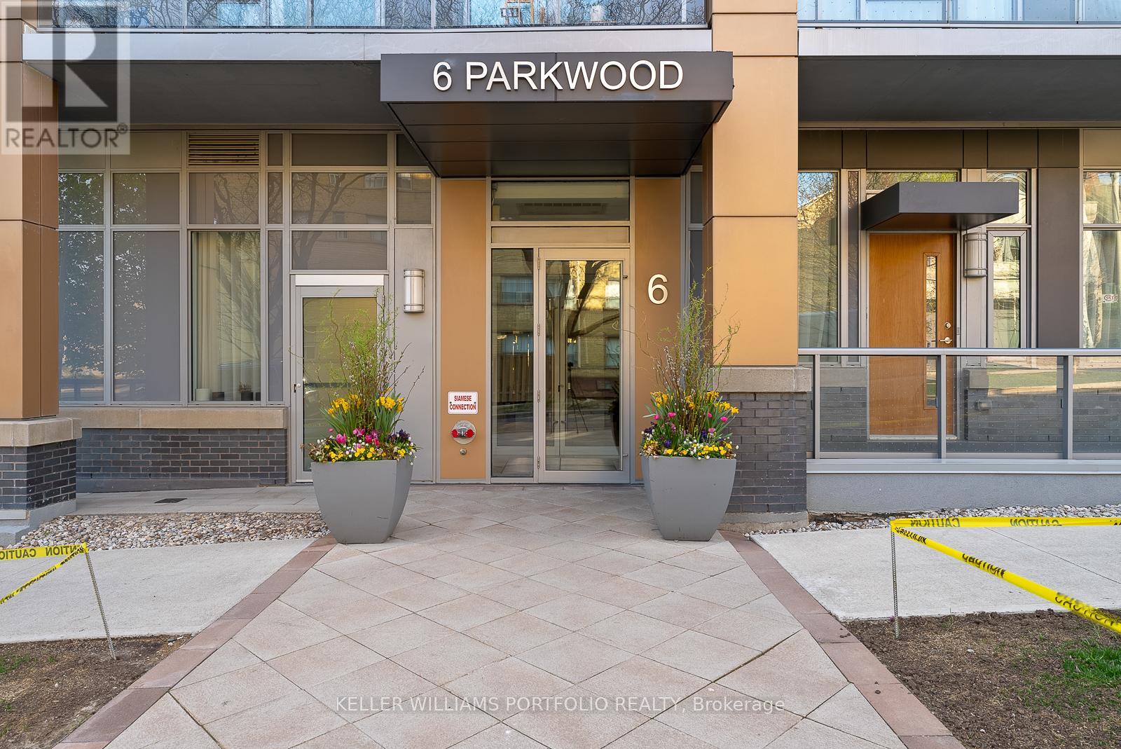 Photo 38 of 310 6 Parkwood Avenue, Toronto ON