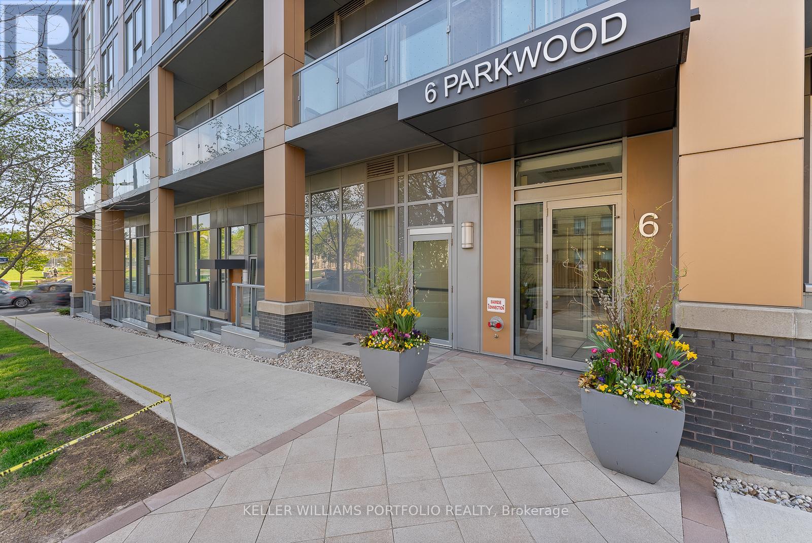 Photo 39 of 310 6 Parkwood Avenue, Toronto ON