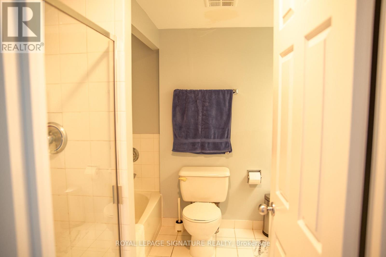 Photo 6 of 3610 99 Harbour Square, Toronto ON