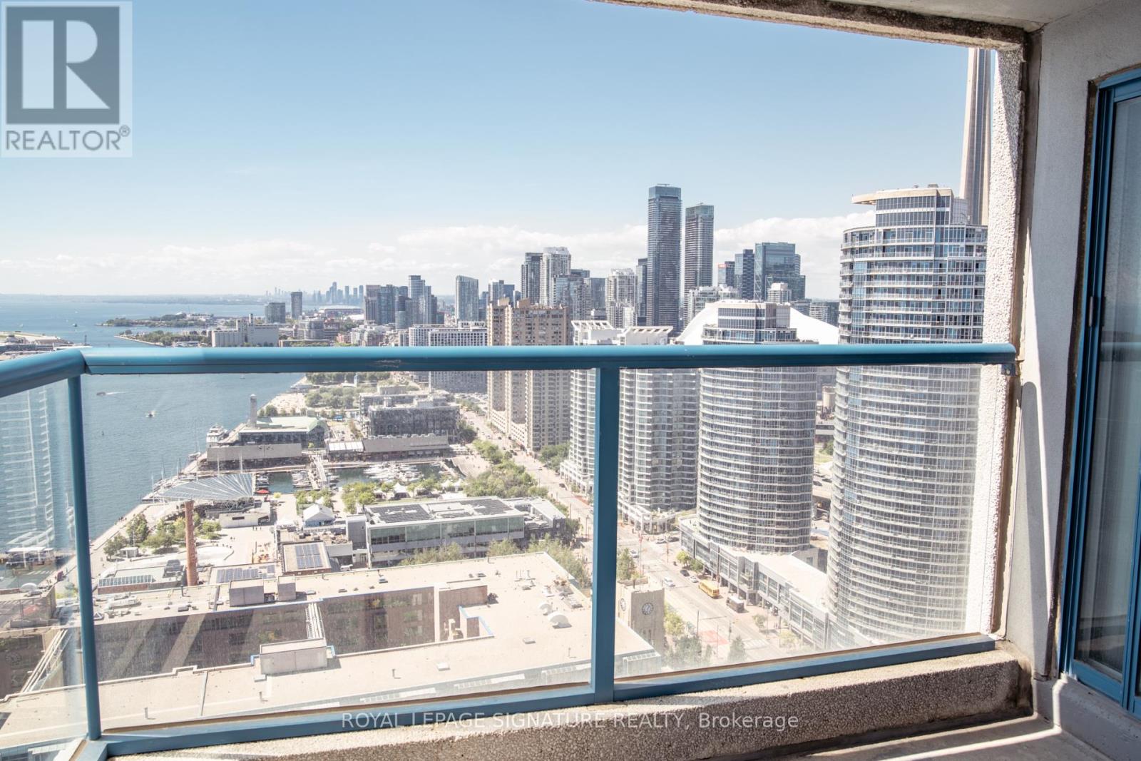 Photo 20 of 3610 99 Harbour Square, Toronto ON